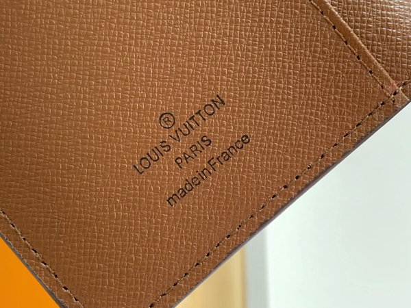 LVコピーウォレット角部分ディテール